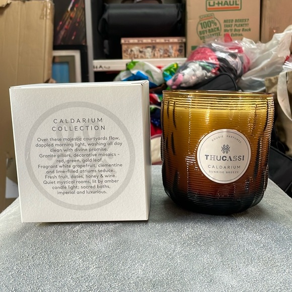 “THUCASSI” NIB Exquisite 2 Wick Candle - Picture 2 of 9